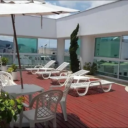 Apartamento pé na areia com piscina aquecida-2